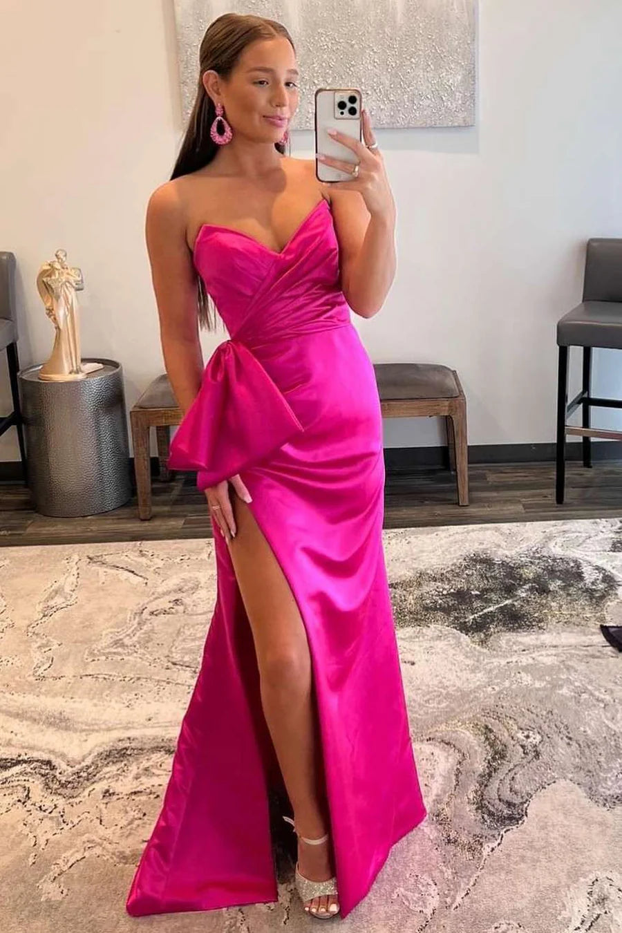 Vestido de fiesta de satén sin tirantes, corte sirena, abertura y lazo grande